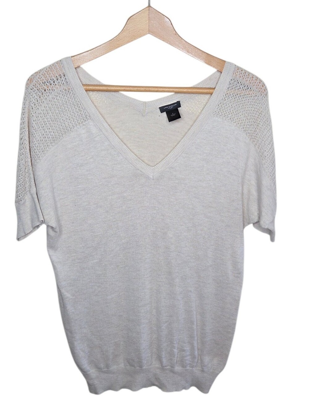 Ann Taylor Factory Beige Lightweight Knit Short Sleeve Sweater Size Small